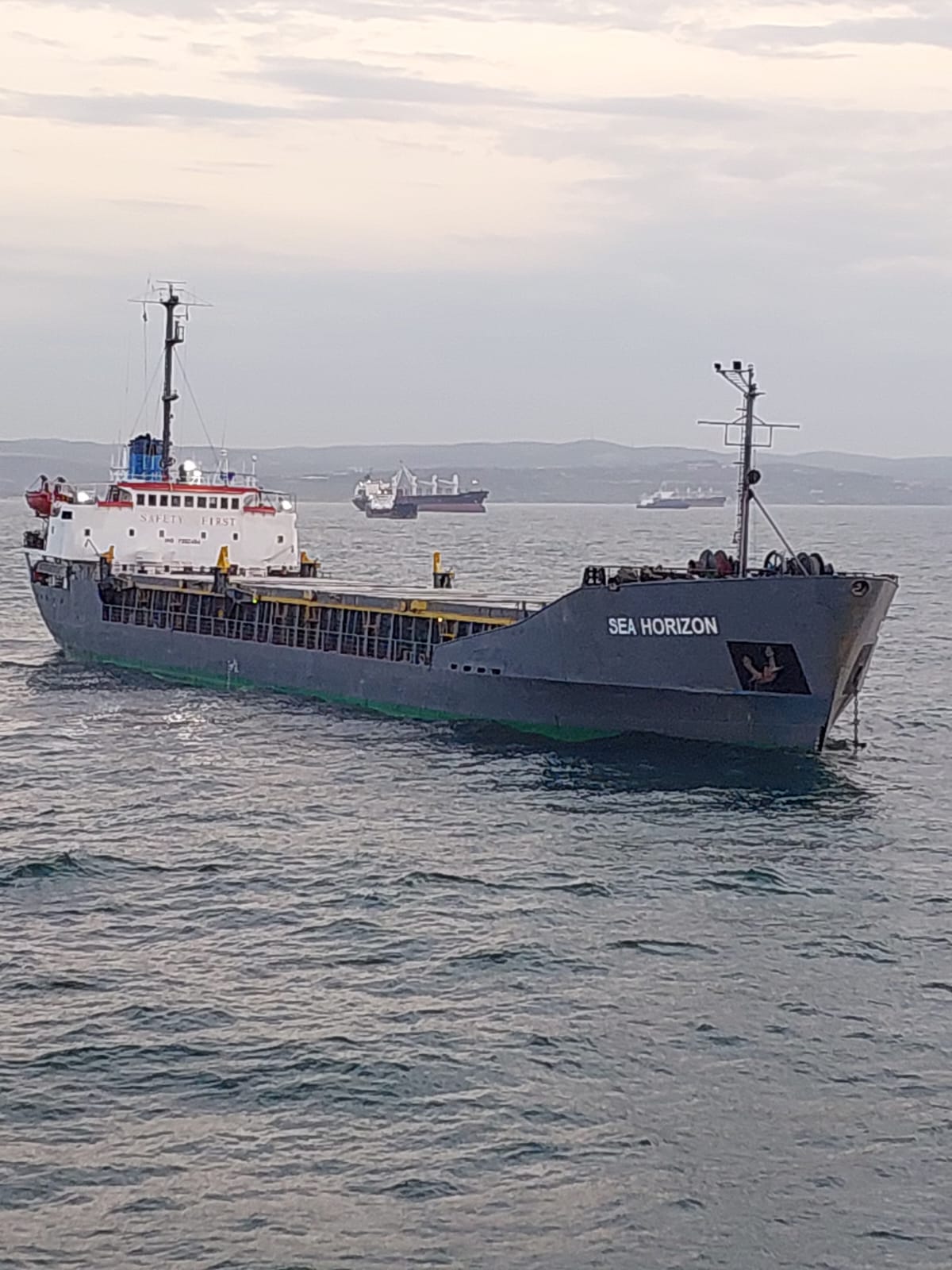 MV/ Sea horizon